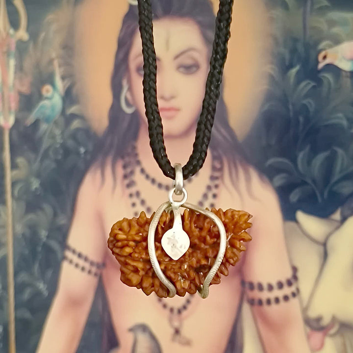 (39 mm) 1 Mukhi Rudraksha Super Collector Bead Pendant | Ek Mukhi Rudraksha Indian Bead | Half Moon Shaped Ek Mukhi Rudraksha Bead | 1 Mukhi Rudraksha Online Super Collector Bead Pendant In Silver