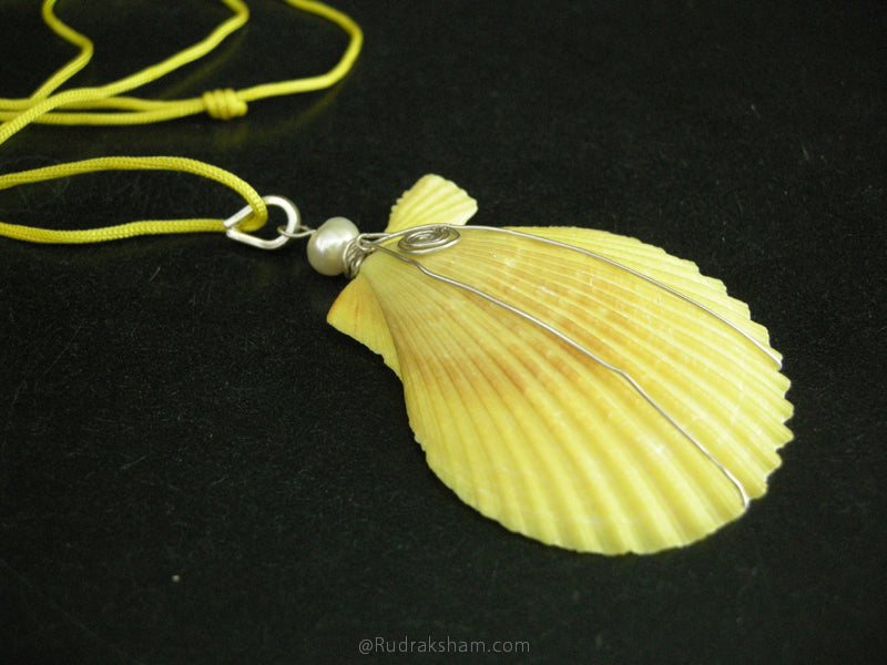 Seep Pendant Necklace