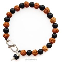 7 ( Seven / Saat ) Mukhi Rudraksha Beads With Smooth Round Black Agate ( Kali Hakik ) Beads Bracelet and Agate Bead silver Pendant